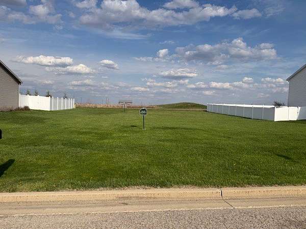 0.27 Acres of Residential Land for Sale in Bloomington, Illinois