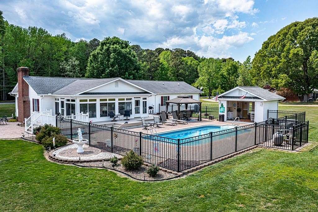2.2 Acres of Land with Home for Sale in Weems, Virginia