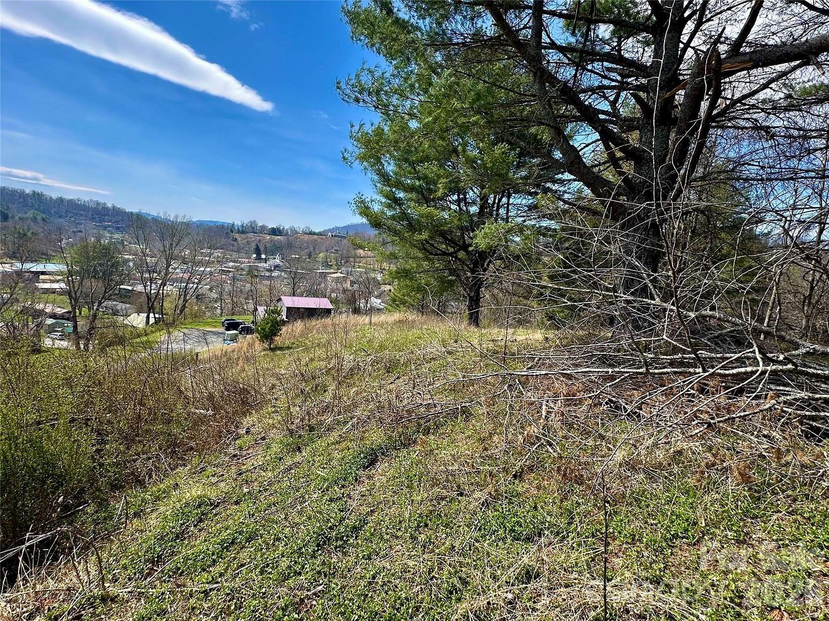 5.52 Acres of Residential Land for Sale in Bakersville, North Carolina