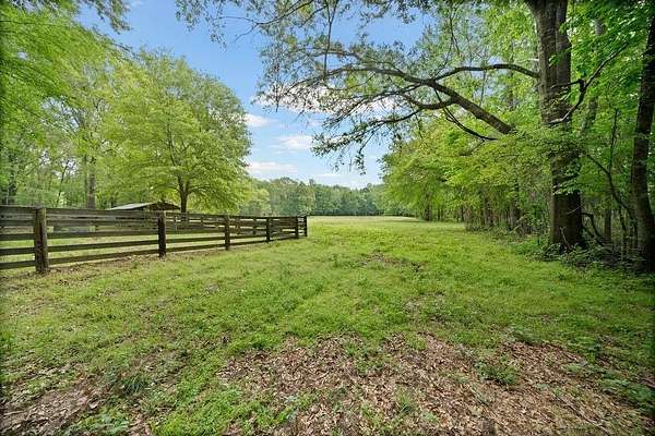 20.4 Acres of Agricultural Land for Sale in Ben Wheeler, Texas