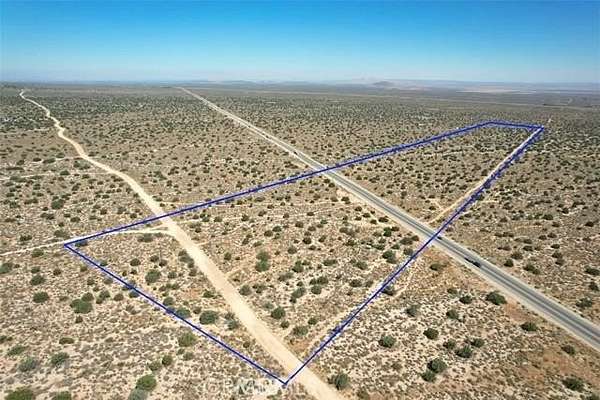 35.3 Acres of Agricultural & Residential Land for Sale in Llano, California