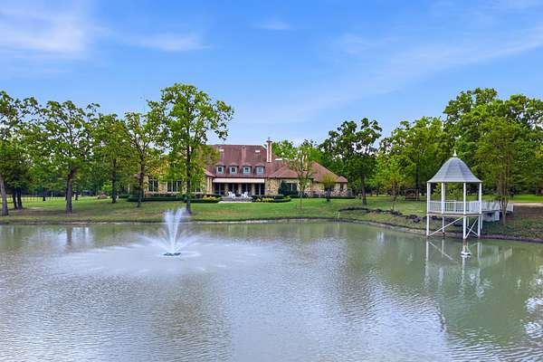 92 Acres of Land with Home for Sale in Canton, Texas