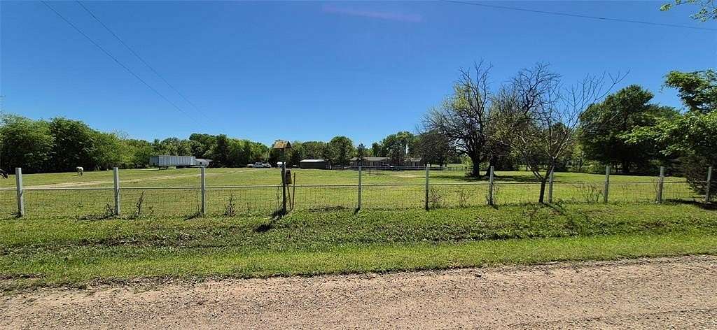 17.4 Acres of Recreational & Residential Land for Sale in Savoy, Texas