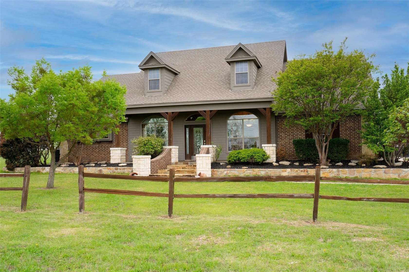 3 Acres of Land with Home for Sale in Fort Worth, Texas