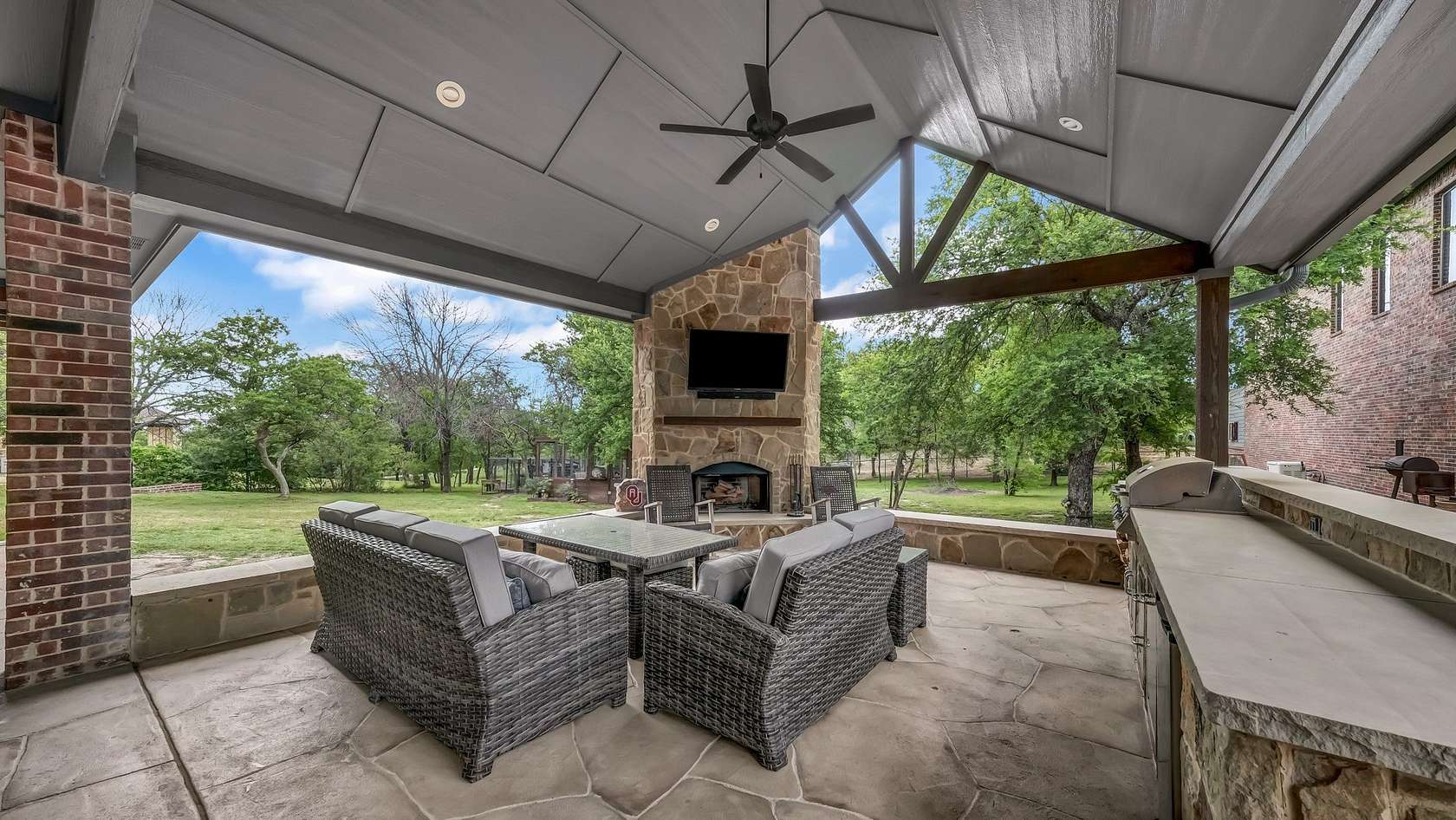 1.53 Acres of Land with Home for Sale in Fort Worth, Texas