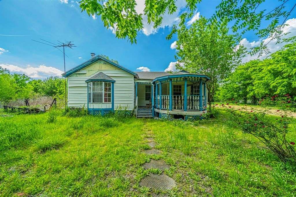 2 Acres of Land with Home for Sale in Kaufman, Texas