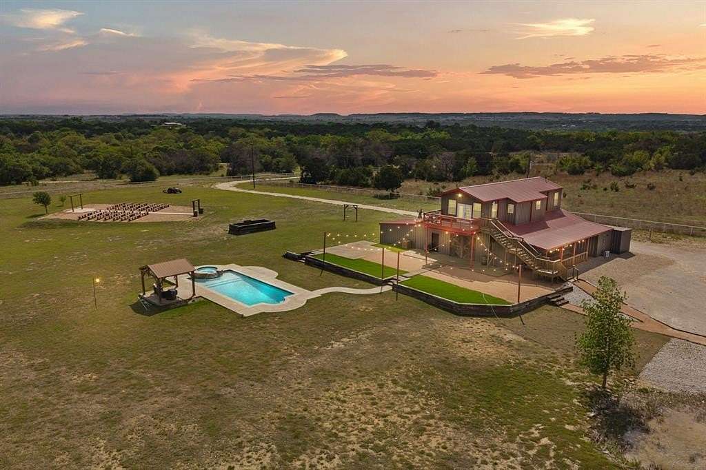17 Acres of Mixed-Use Land for Sale in Glen Rose, Texas