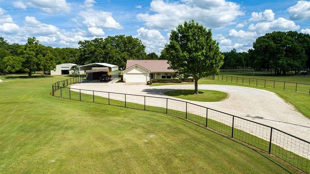 4.49 Acres of Land with Home for Sale in Kaufman, Texas