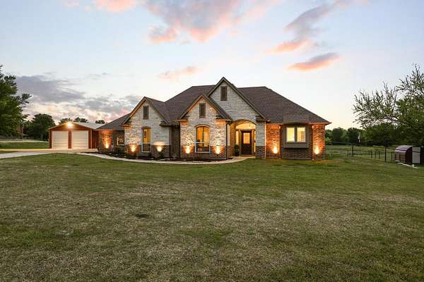 16 Acres of Recreational Land with Home for Sale in Quinlan, Texas