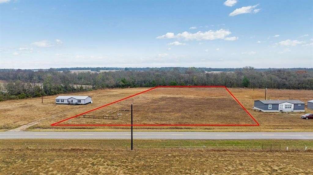 2.5 Acres of Land for Sale in Paris, Texas