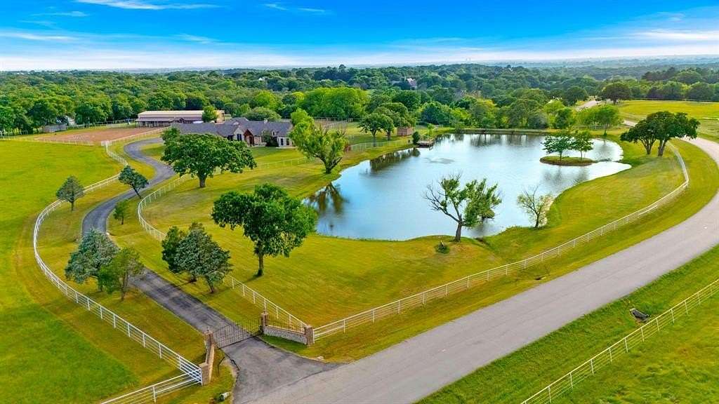 14.5 Acres of Land with Home for Sale in Aubrey, Texas