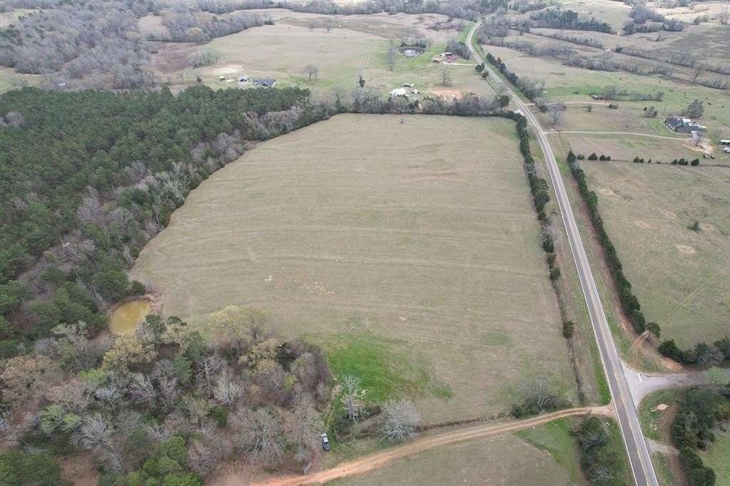 11.1 Acres of Land for Sale in Henderson, Texas