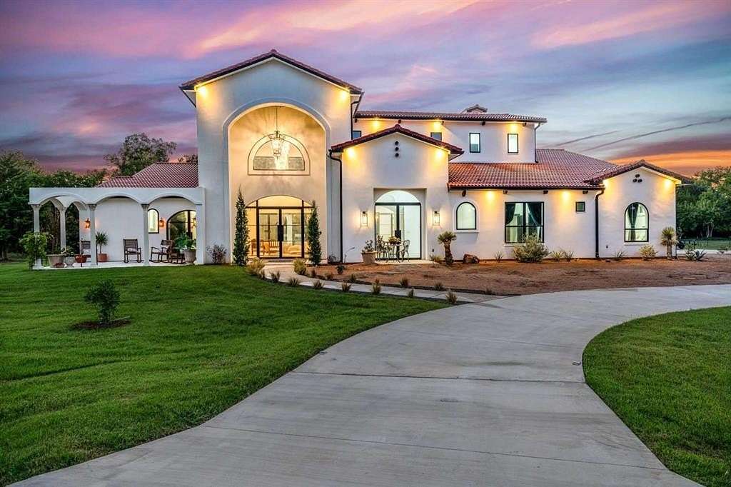 4.37 Acres of Land with Home for Sale in Fort Worth, Texas