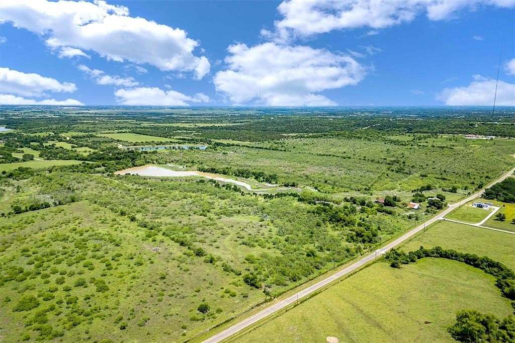 131 Acres of Agricultural & Residential Land for Sale in Moody, Texas