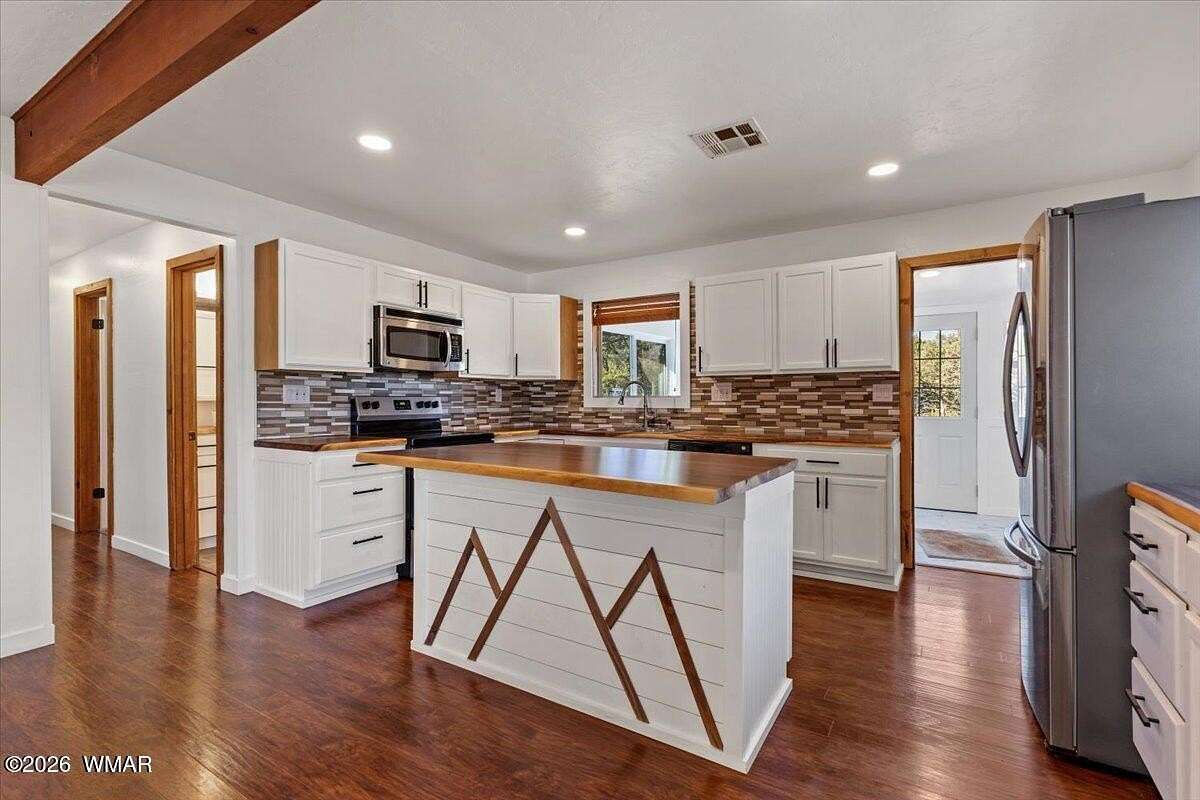 3.16 Acres of Land with Home for Sale in Vernon, Arizona