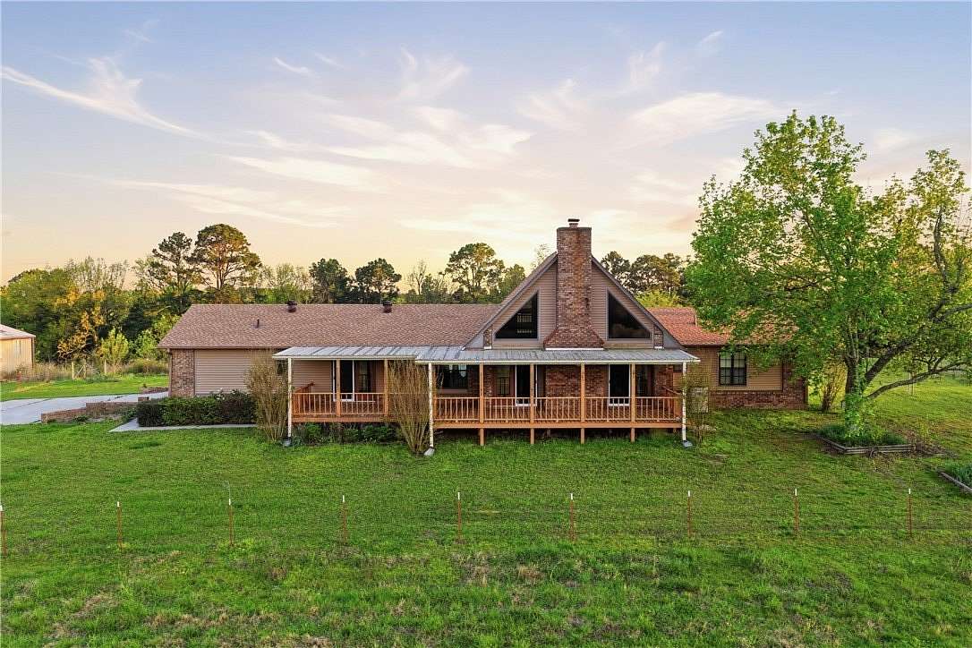 173 Acres of Land with Home for Sale in Clarksville, Arkansas