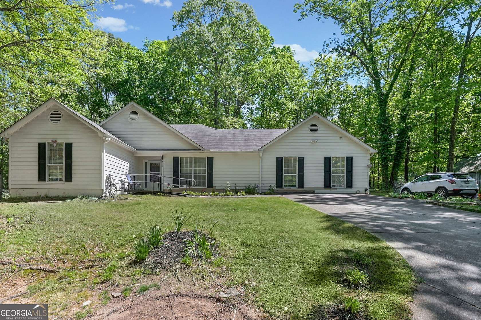 2.7 Acres of Land with Home for Sale in Ellenwood, Georgia