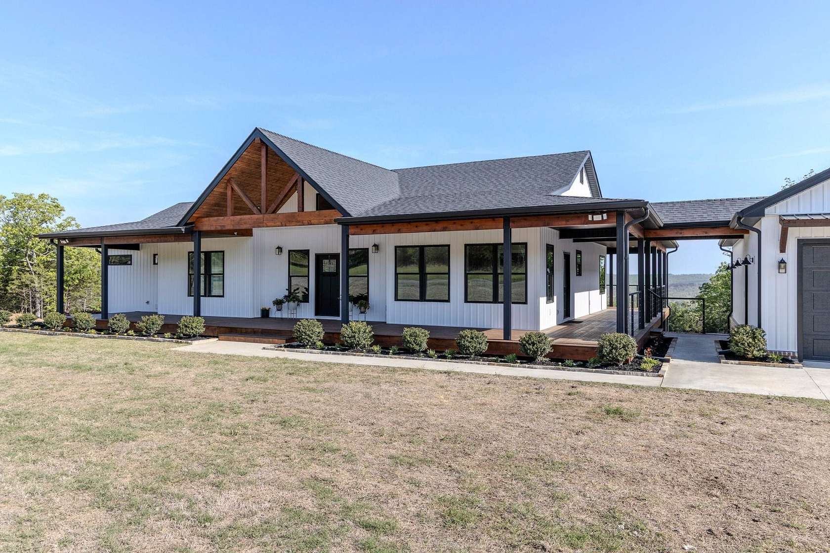 30 Acres of Land with Home for Sale in Greenwood, Arkansas