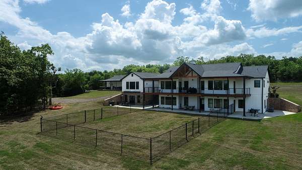 30 Acres of Land with Home for Sale in Greenwood, Arkansas