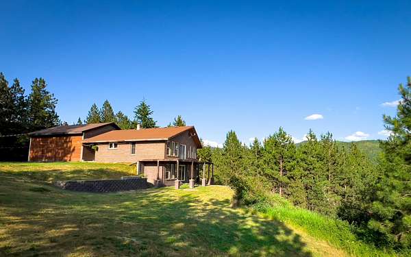 20 Acres of Land with Home for Sale in Rice, Washington