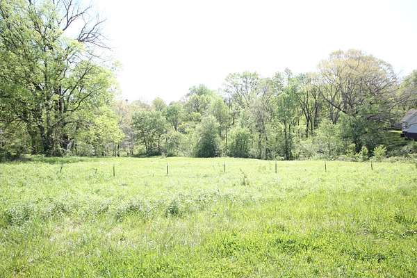 1.86 Acres of Residential Land for Sale in Columbia, Tennessee