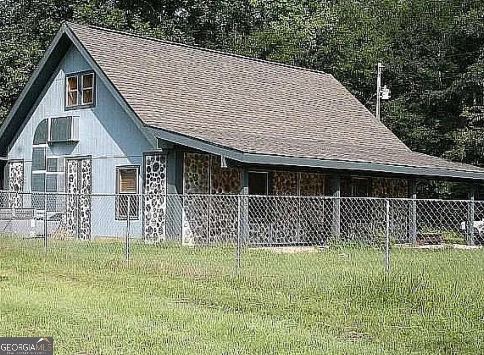 14 Acres of Land with Home for Sale in Pittsview, Alabama