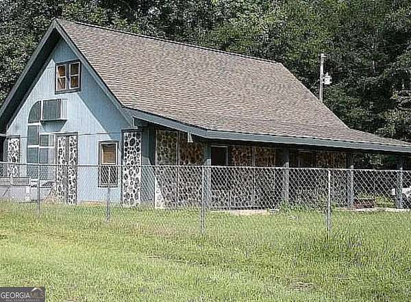 14 Acres of Land with Home for Sale in Pittsview, Alabama