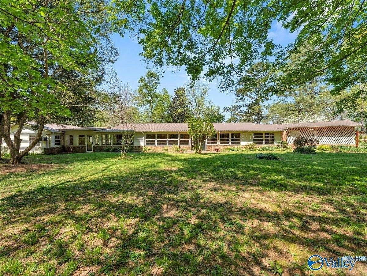 4 Acres of Land with Home for Sale in Fort Payne, Alabama