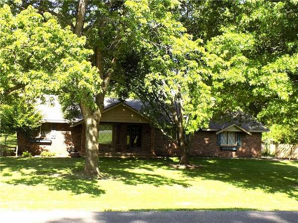8 Acres of Land with Home for Sale in Ottawa, Kansas