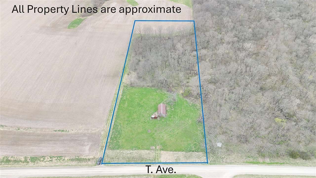 5 Acres of Residential Land for Sale in Columbus City Township, Iowa