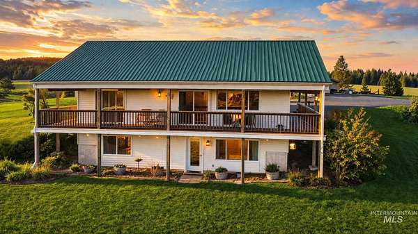 40.8 Acres of Land with Home for Sale in Lenore, Idaho