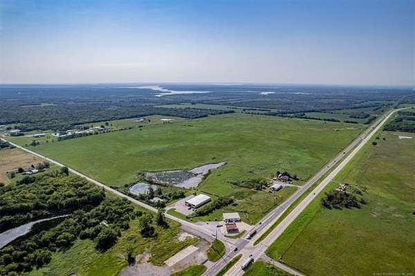 10 Acres of Recreational & Residential Land for Sale in Wagoner, Oklahoma