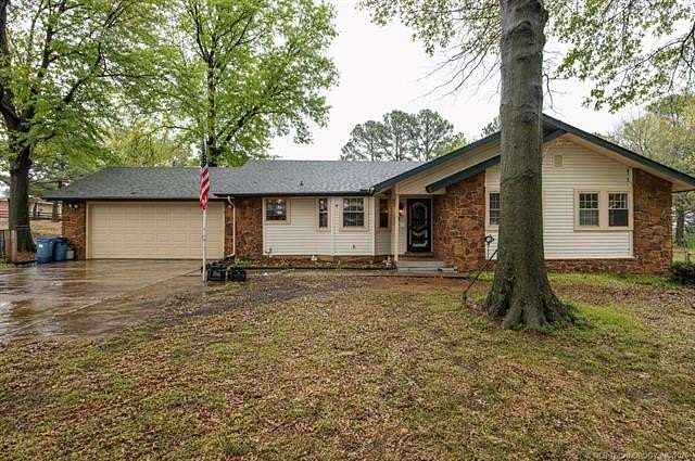 15.6 Acres of Land with Home for Sale in Vinita, Oklahoma