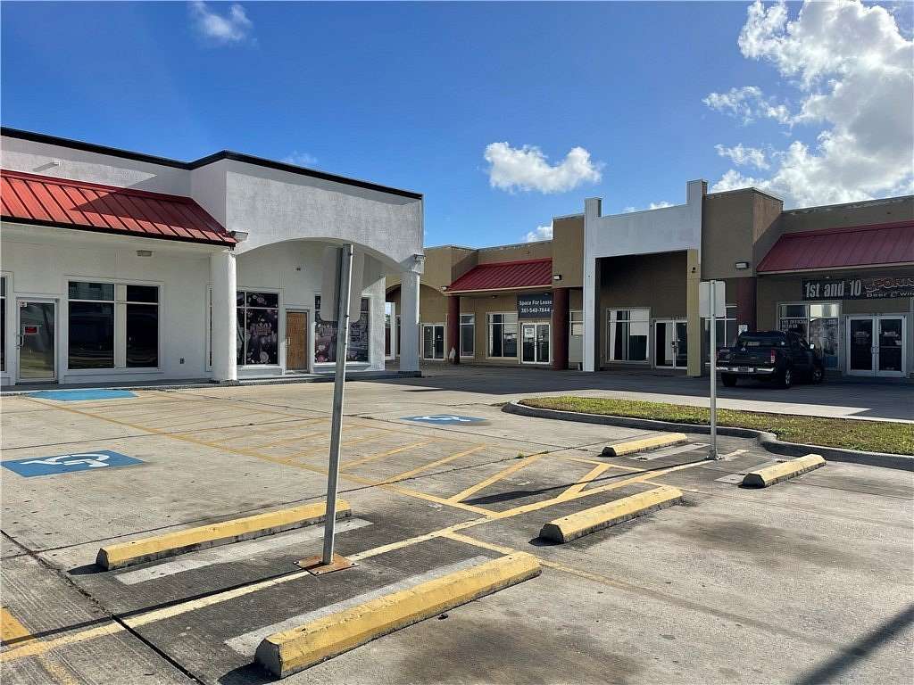 2.1 Acres of Improved Commercial Land for Lease in Corpus Christi, Texas