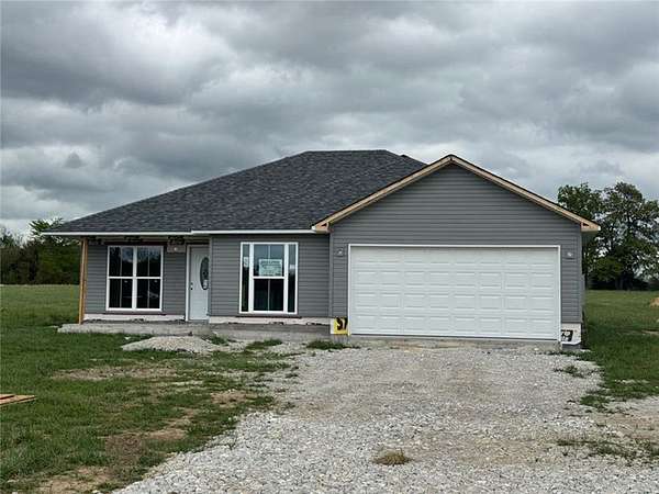 1.66 Acres of Land with Home for Sale in Harrison, Arkansas