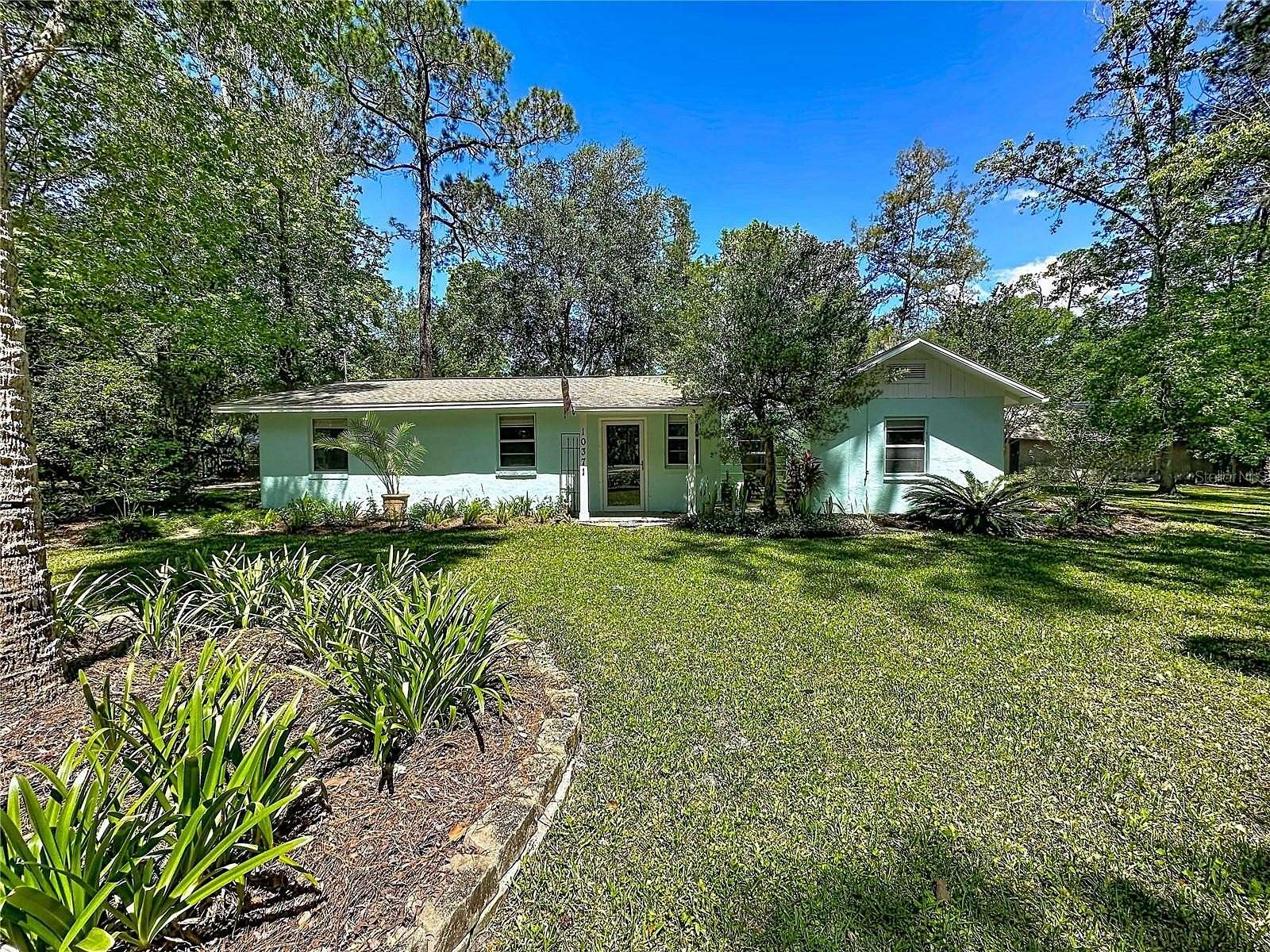 17.2 Acres of Land with Home for Sale in Fort McCoy, Florida