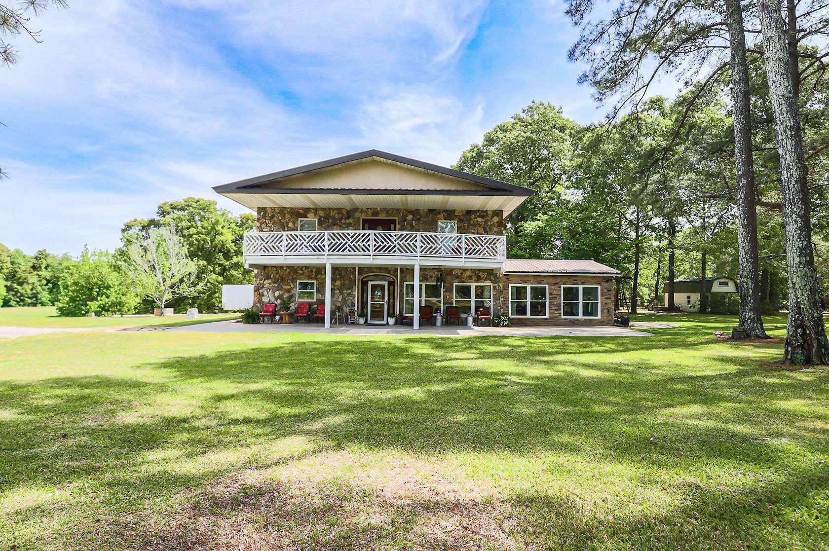 22.4 Acres of Land with Home for Sale in Avera, Georgia