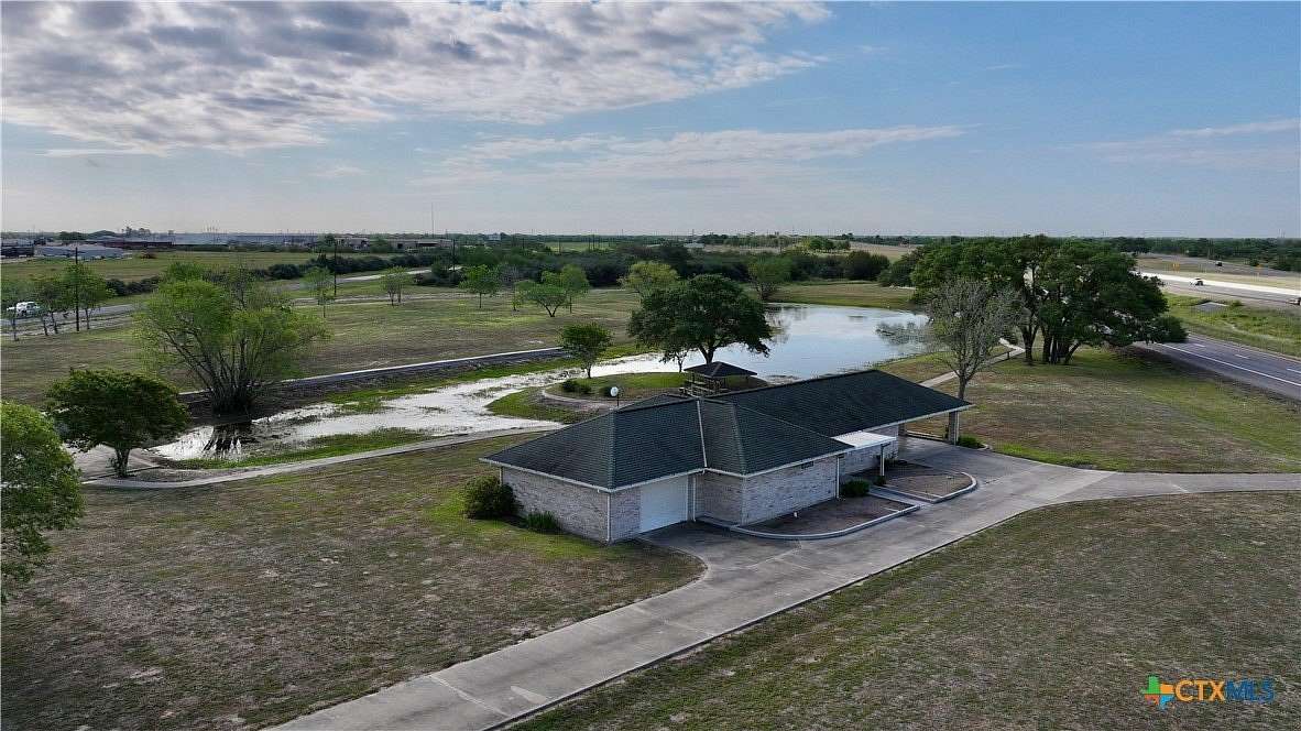 6 Acres of Improved Mixed-Use Land for Sale in Victoria, Texas