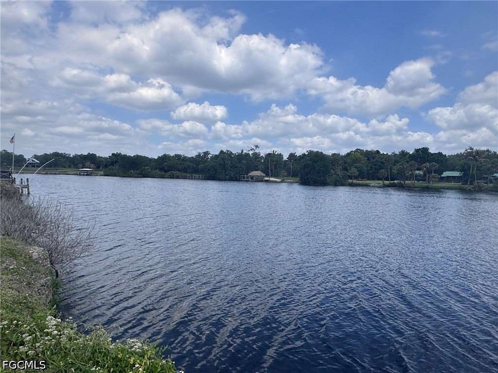 1 Acre of Residential Land for Sale in Fort Denaud, Florida