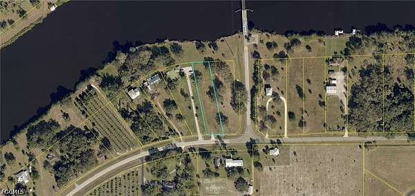 1 Acre of Residential Land for Sale in Fort Denaud, Florida