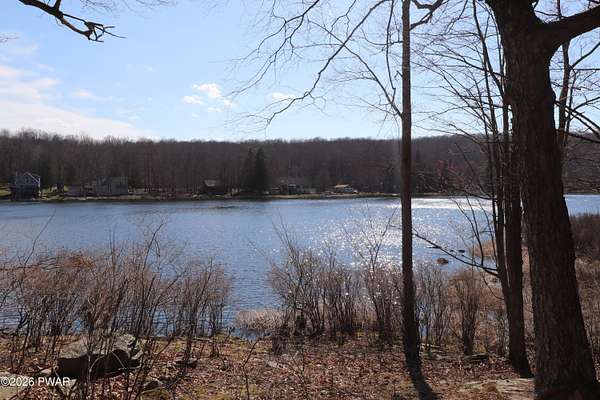 1 Acre of Residential Land for Sale in Hawley, Pennsylvania