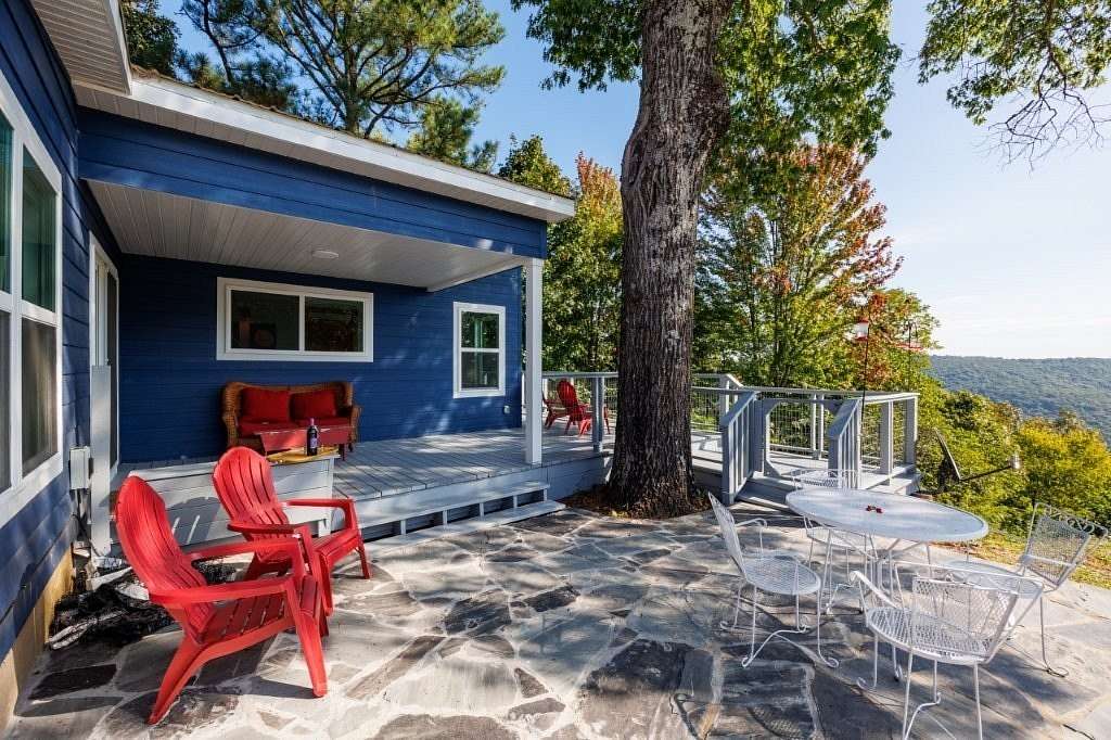 1.5 Acres of Land with Home for Sale in Winslow, Arkansas