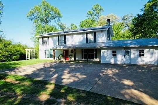 98.3 Acres of Recreational Land with Home for Sale in Lufkin, Texas