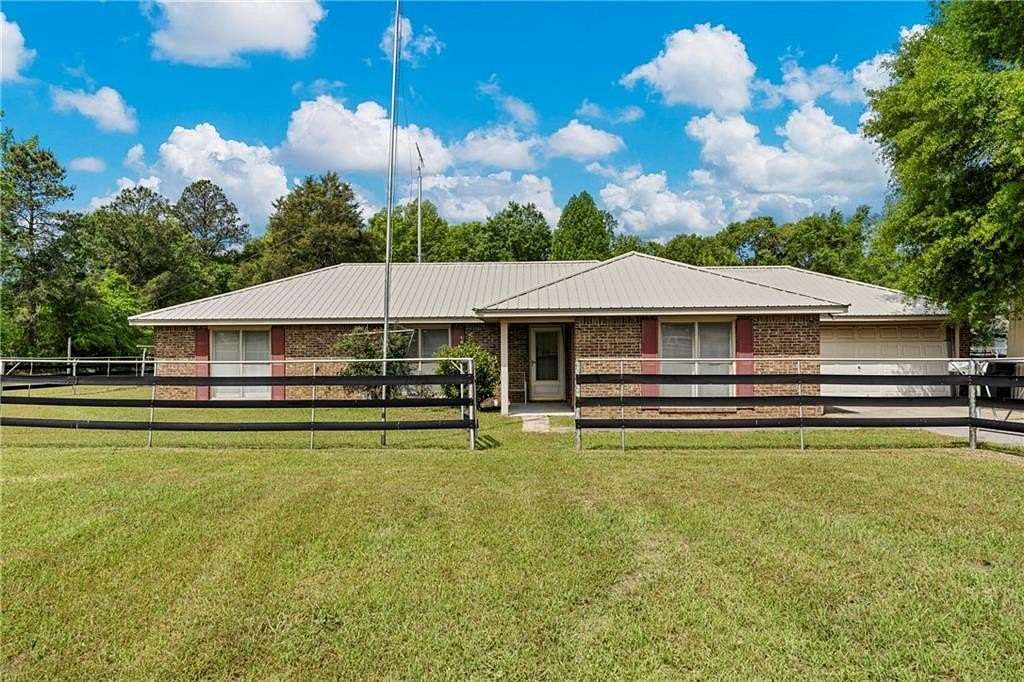 7.32 Acres of Land with Home for Sale in Pittsview, Alabama