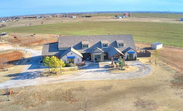 15 Acres of Land with Home for Sale in Piedmont, Oklahoma