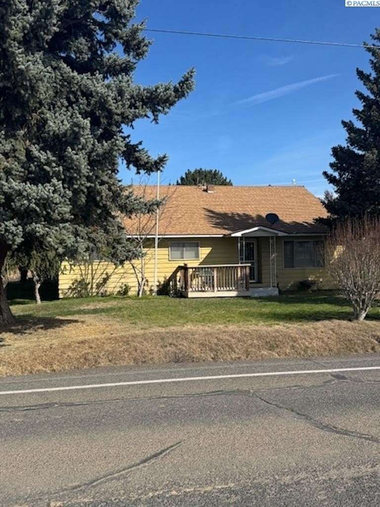 9.85 Acres of Land with Home for Sale in Mabton, Washington