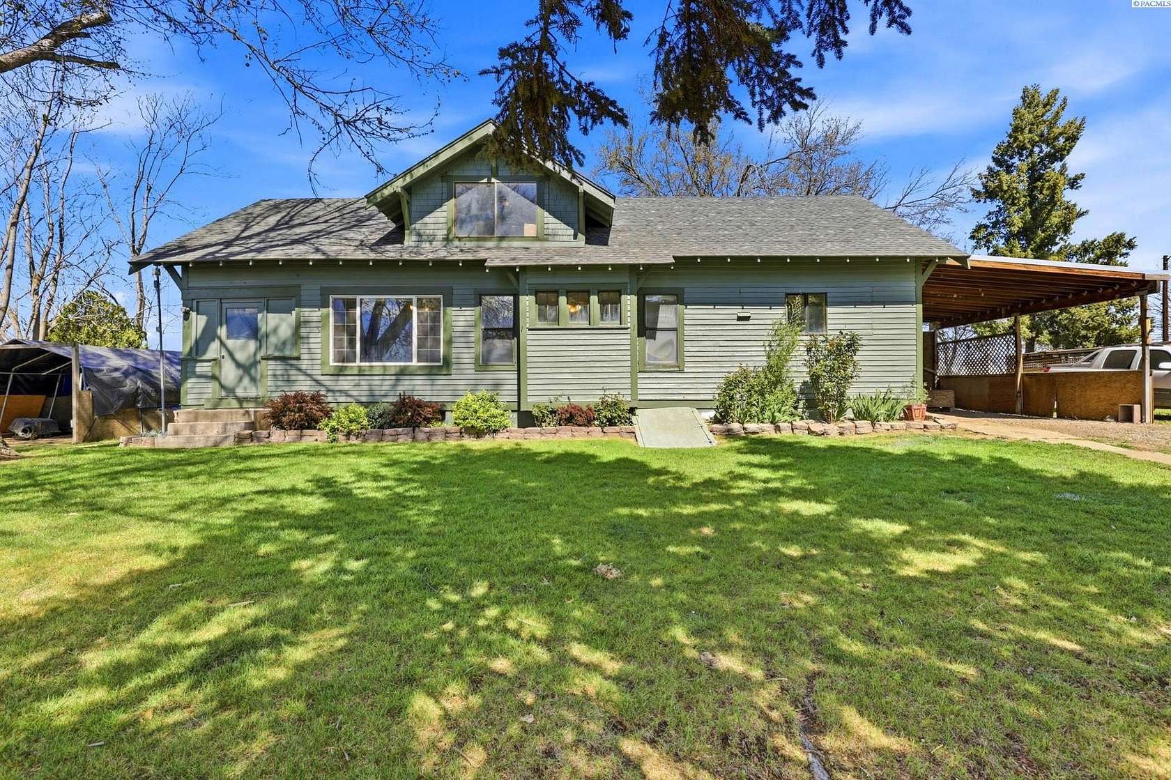 9.68 Acres of Land with Home for Sale in Granger, Washington