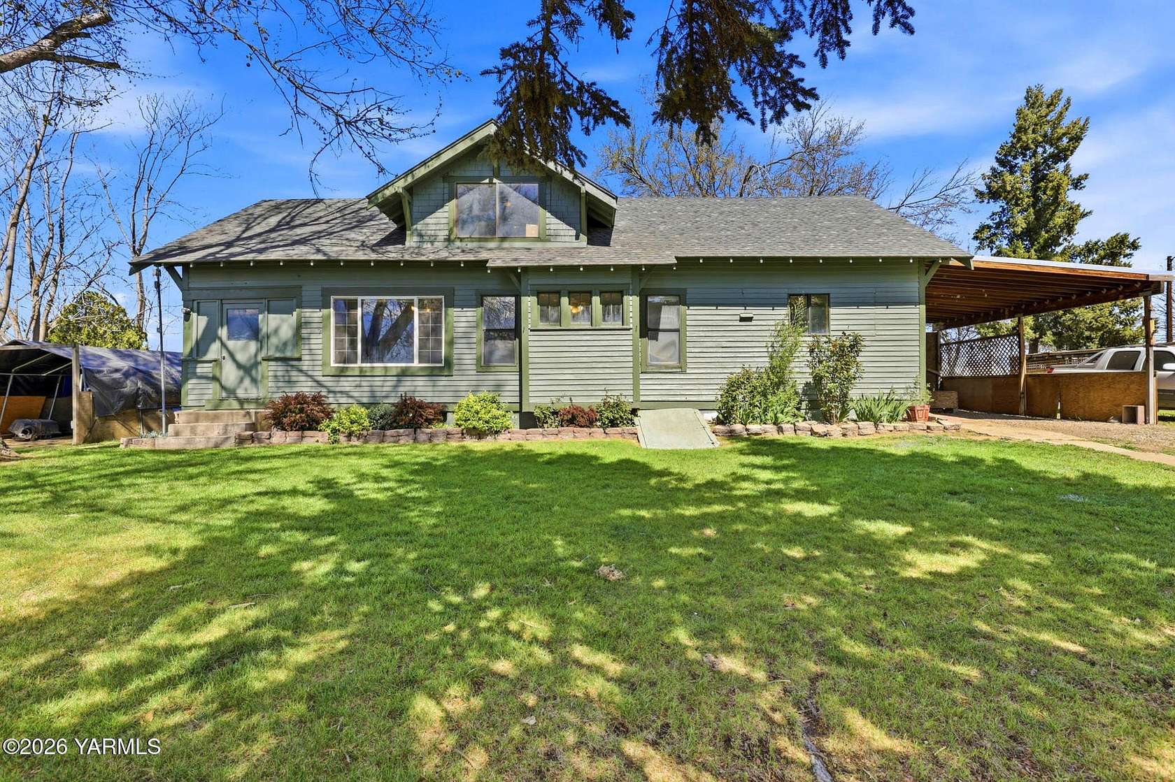 9.68 Acres of Land with Home for Sale in Granger, Washington