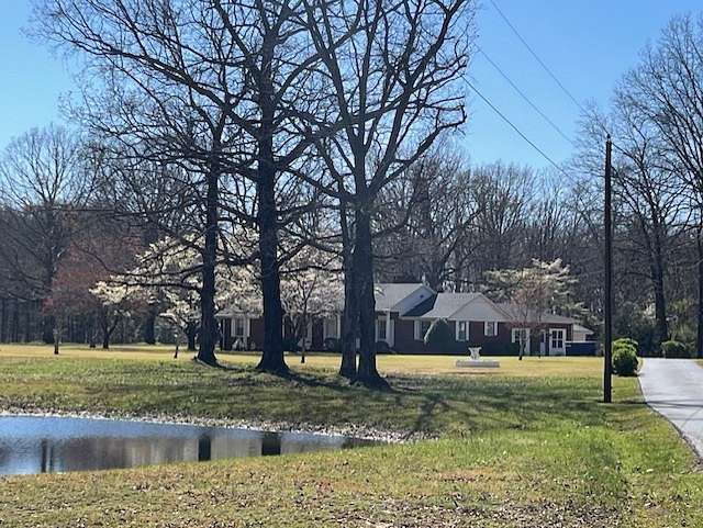 4.5 Acres of Land with Home for Sale in Cypress Inn, Tennessee