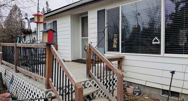 1.8 Acres of Land with Home for Sale in Redmond, Oregon